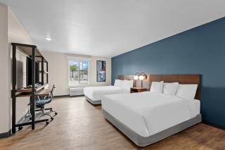 Everhome Suites Brownsville - 1