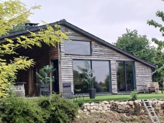 Chalet avec bain à remous à Saint-Loup-Terrier - - 0
