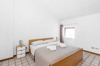 Downtown Peschiera, Easy Home with Wi-Fi and parking - Peschiera del Garda - 9