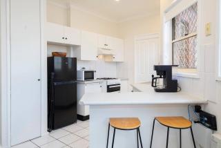 Ingall Hearth - Cosy Comfort near Newcastle Beach - 6