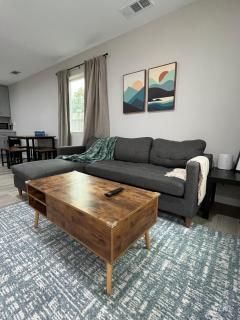Convenient 2BR 2BA near airport and metrolink - Upland - 1