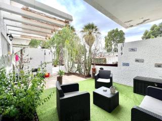 Estudio con Encanto, Piscina, BBQ y Terraza para una Estancia Ideal - Costa del Silencio - 0