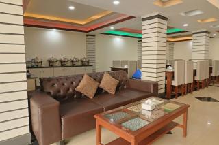 OYO 828 Hotel White Dreams Palace - 1