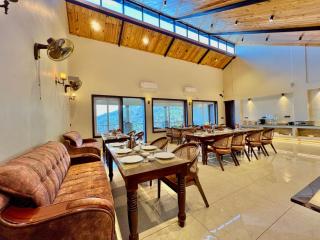 The Dunhill Manor - 3