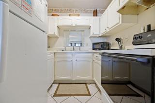 Studio - Lullwater 299 bottom floor No Elevator! - 5