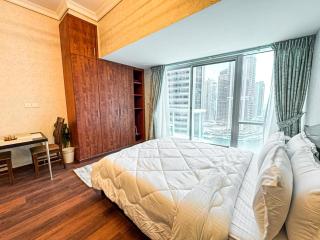 Fully Furnished Studio Lake Terrace, JLT Prime Location by Al sarya Holiday Homes - 3