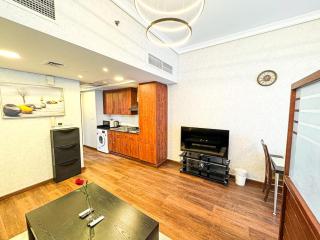 Fully Furnished Studio Lake Terrace, JLT Prime Location by Al sarya Holiday Homes - 1