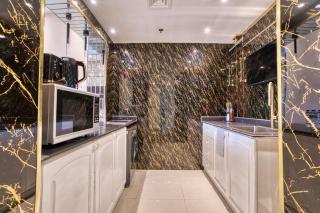 1BR Sea Breeze Getaway Balcony and Pool Access - 4