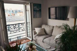 Bright Top Floor apartment - Batignolles - Montmartre - metro at 2 steps - Paris - 0