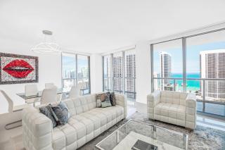 Beachwalk Resort - Waterfront huge 3-Bedroom apartment with direct ocean-view! - Hallandale Beach - 4