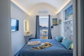 Romantic Room - RocksideEscape - 1