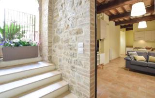 2 Bedroom Amazing Apartment In Tordibetto, Assisi - Tordibetto - 2