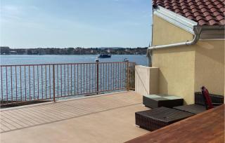 1 Bedroom Lovely Apartment In Brodarica - Brodarica - 0