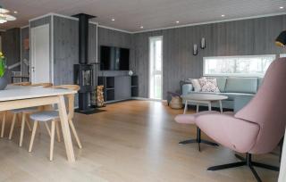 4 Bedroom Cozy Home In Færvik - Færvik - 7