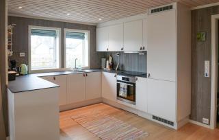 4 Bedroom Cozy Home In Færvik - 4