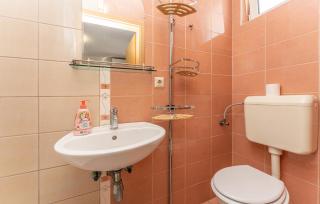 Nice Apartment In Biograd Na Moru - 1