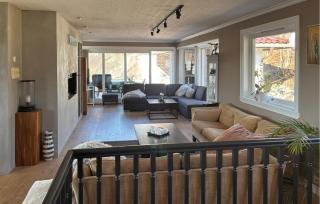 Gorgeous Home In Tveit With Jacuzzi - Tveit - 6