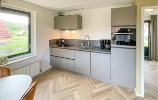 Awesome Home In Wezuperbrug - Wezuperbrug - 5