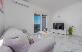 Beautiful Apartment In Povljana - 1