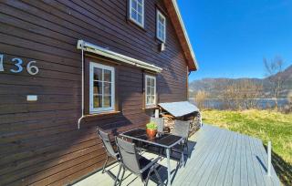 4 Bedroom Stunning Home In Hebnes - 2