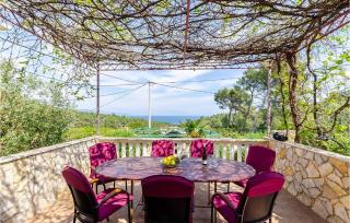 Amazing Home In Stari Grad - Stari Grad - 9