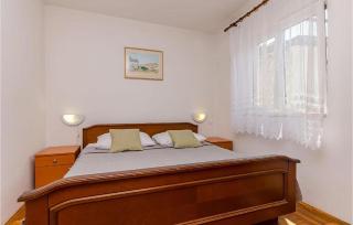 Amazing Home In Stari Grad - Stari Grad - 5