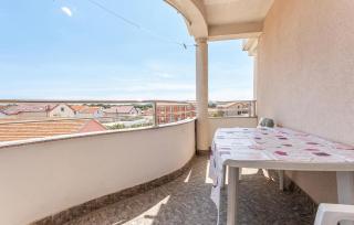 Stunning Apartment In Biograd Na Moru - 4