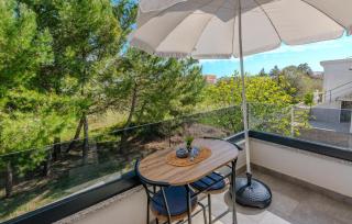 Stunning Apartment In Vir With Wifi - 0