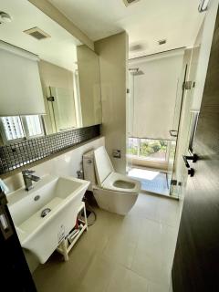 Condo, 3-min walk to BTS, Sky pool, Gym, Wifi, Self check-in at pickup point - Bangkok - 9