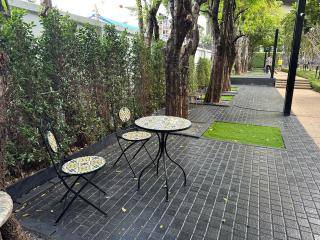 Condo, 3-min walk to BTS, Sky pool, Gym, Wifi, Self check-in at pickup point - Bangkok - 4