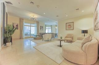 Luxury Marina Stay - City Views & Big Balcony - 0