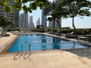 Elegant 1 Bedroom Apartment, The Lofts West Tower, Downtown Dubai By Al sarya Holiday Homes - 8