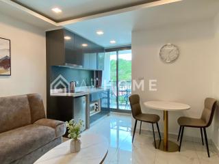 1-bedroom Arcadia Center Suites 824 - 0