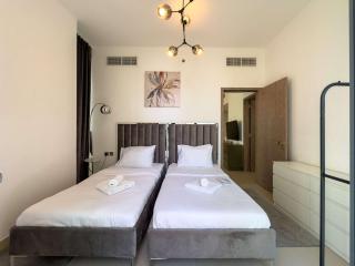 2 BDR in LIV - City Views & Modern Design - 3