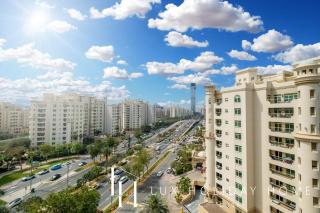 LUX The Shoreline Palm Island Skyline Suite 2 - 4