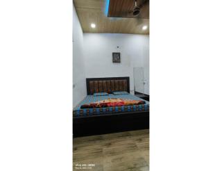 Shri Jamuna Dham Guest House, Mathura - Jāmb - 4