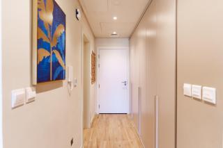 Modern Space With Free WiFi & Parking - 7