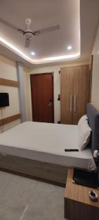 Tanwar Hotel & Restro - 1