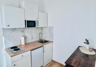 Zentral gelegenes und stilvoll möbliertes Apartment in Duisburg Nur 5 Minuten vom Hbf und City, ideal für Pendler und Messebesucher - Duisburg - 1