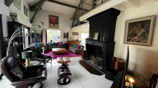 Maison atypique familiale - 1