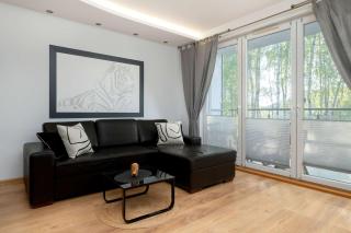 Spacious Two-Bedroom Apartment with 2 Parking Spaces by Noclegi Renters - Danzig - 4