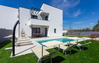Lovely Home In Valbandon - Valbandon - 0