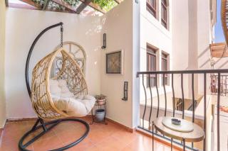 StayShort - Extravagant Studio Stay for 2 in JVC - 3