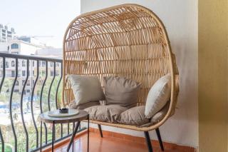 StayShort - Extravagant Studio Stay for 2 in JVC - 1