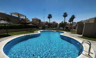 CASA CLARO maison familiale 4 chambres tout confort, jacuzzi privé, piscine, quartier résidentiel Los Balcones - 2