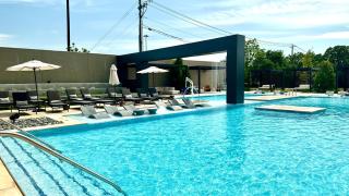 Modern 2- Bed Apt Pool & Gym - Austin - 2