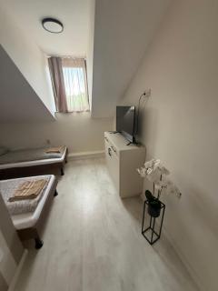 Gesztenyés-Kert Panzió - Pécsvárad - 4