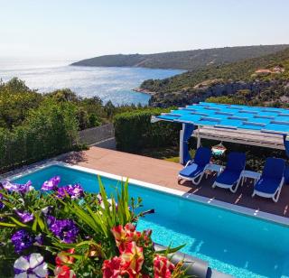 LUXURY VILLA ŠENTADA - Vinišće - 9
