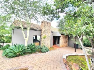 Lovely family home in the bush - Warmbaths - 4
