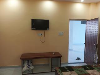 D P Palace - Chaudhary Charan Singh International Airport - 4